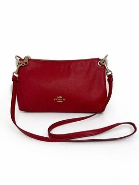 Coach Red Pebbled Leather Crossbody Shoulder Bag Gold Hardware Zip Top